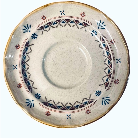 Vintage International Stoneware Japan Saucers (Set of 4) | Folk-Inspired Pattern - Picture 4 of 13